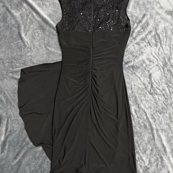 Black Dress - Picture 4 of 5